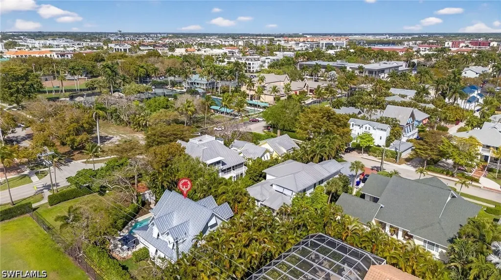 660 8th Avenue S Naples FL 34102