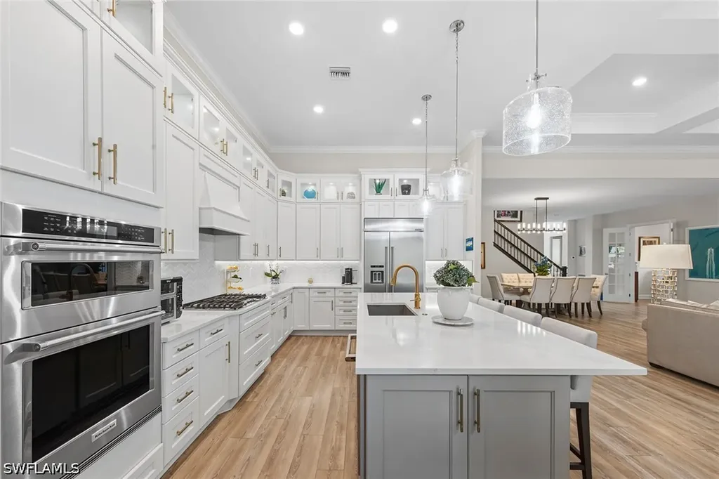 9607 Everglades Drive Naples FL 34120
