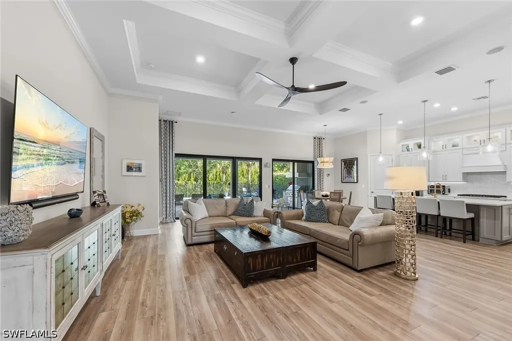 9607 Everglades Drive Naples FL 34120