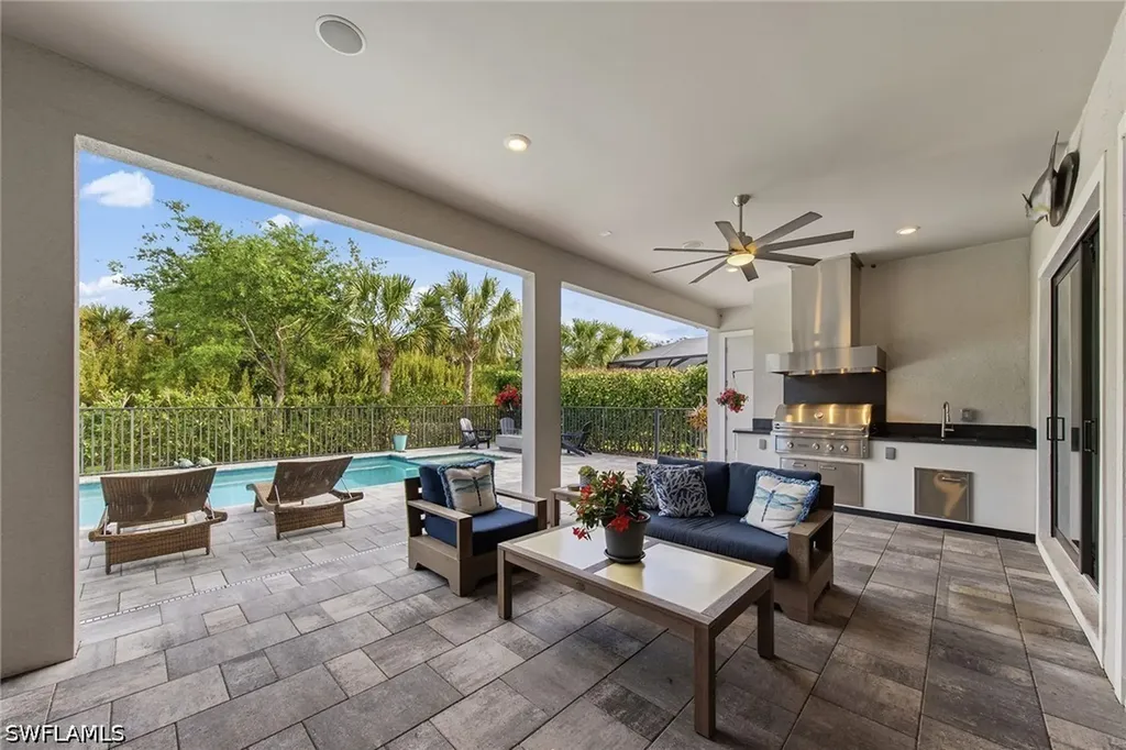 9607 Everglades Drive Naples FL 34120