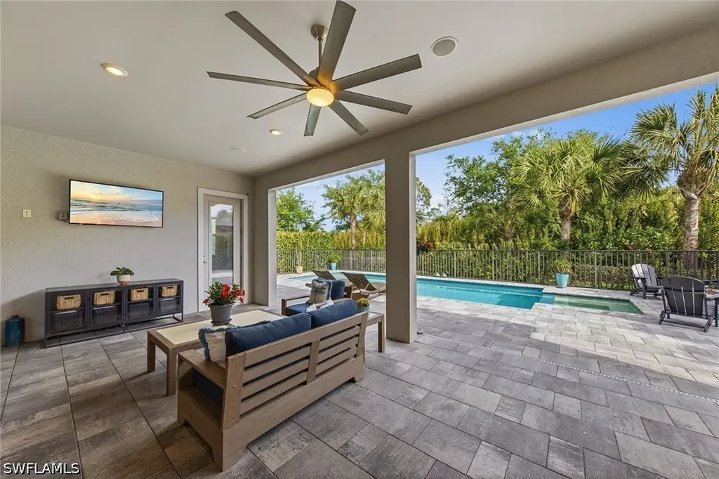 9607 Everglades Drive Naples FL 34120