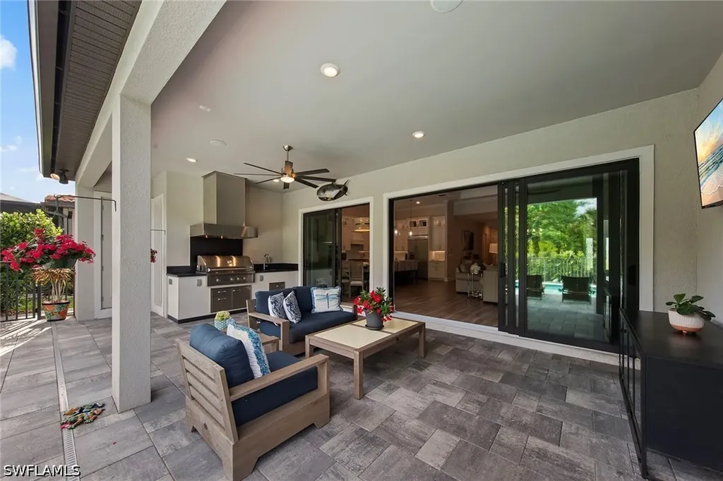 9607 Everglades Drive Naples FL 34120