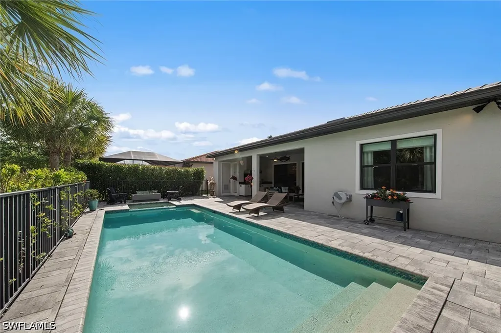 9607 Everglades Drive Naples FL 34120