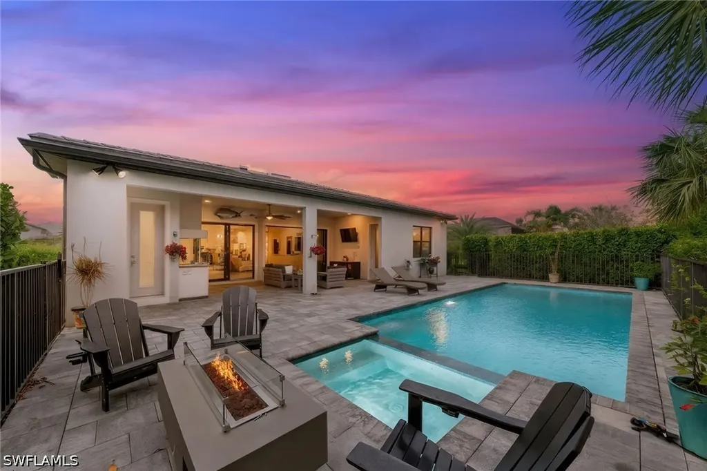 9607 Everglades Drive Naples FL 34120