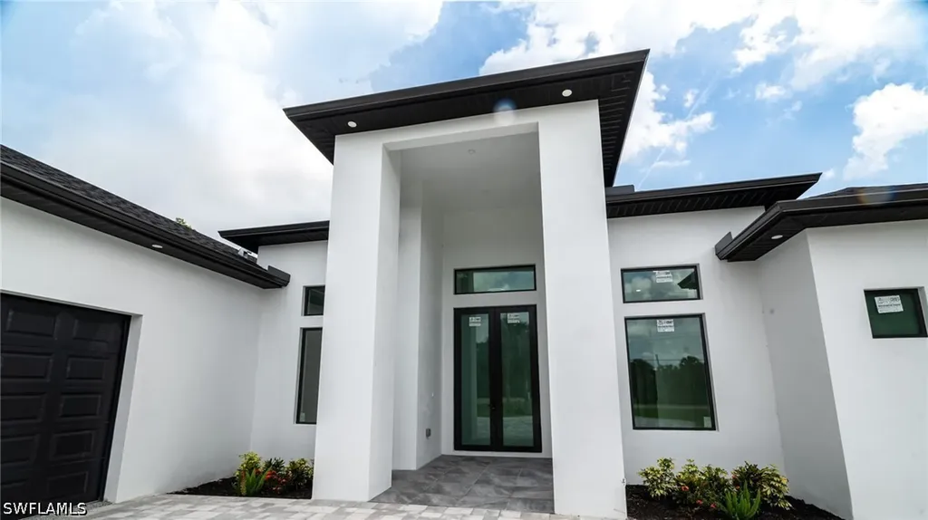649 Golden Gate Boulevard E Naples FL 34120