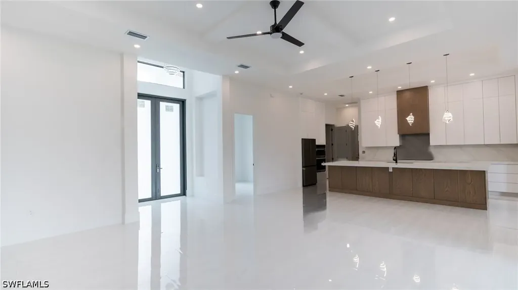 649 Golden Gate Boulevard E Naples FL 34120