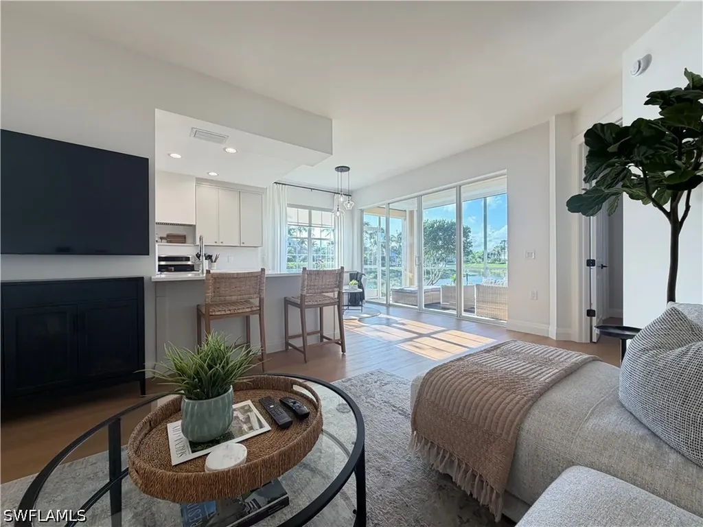 3062 Driftwood Way Naples FL 34109