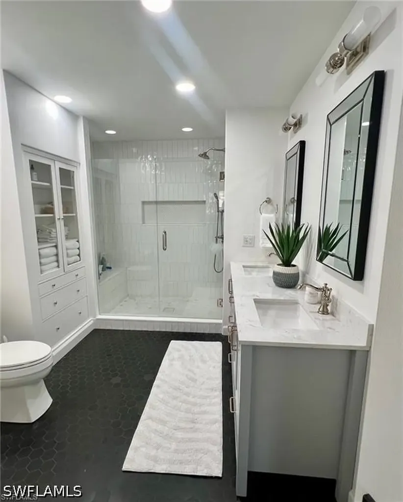 3062 Driftwood Way Naples FL 34109