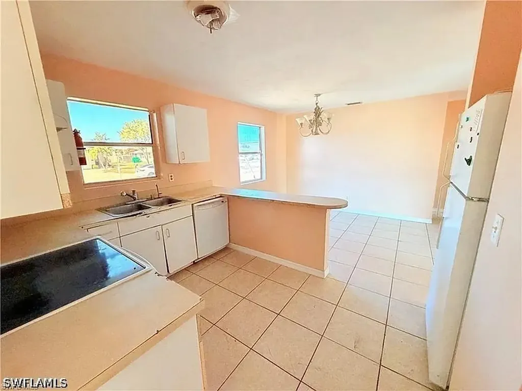 419 NE 16th Place Cape Coral FL 33909