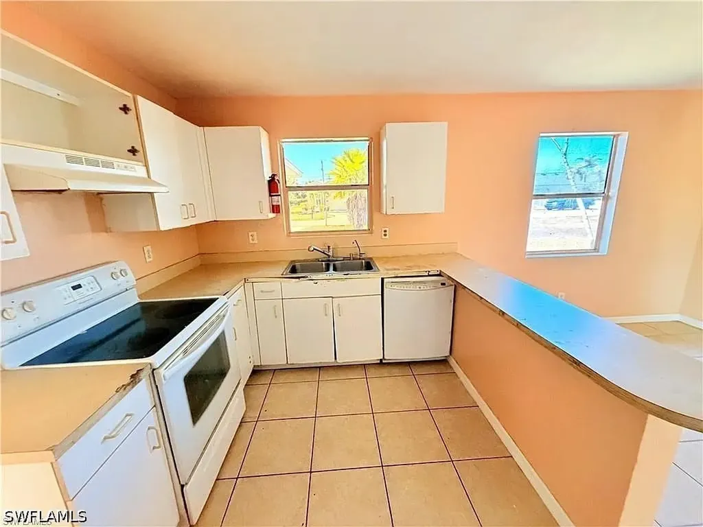 419 NE 16th Place Cape Coral FL 33909