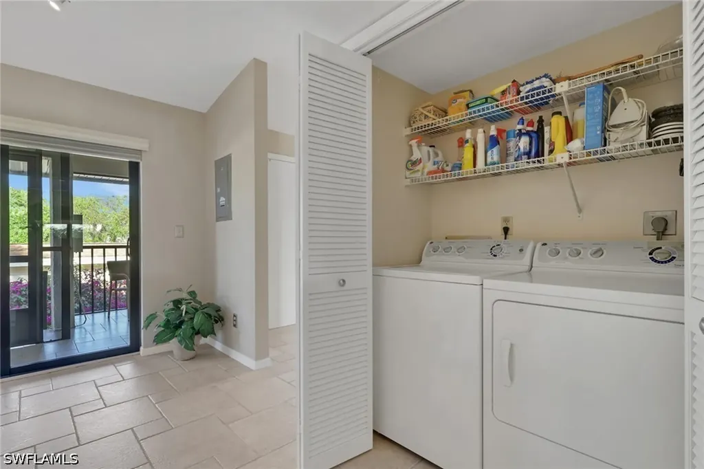 424 Foxtail Court Naples FL 34104