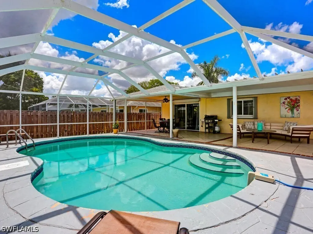 625 97th Avenue N Naples FL 34108