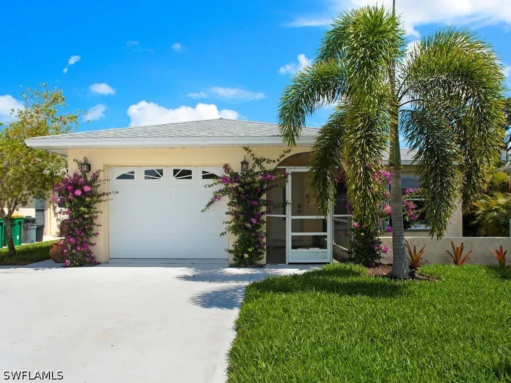 625 97th Avenue N Naples FL 34108