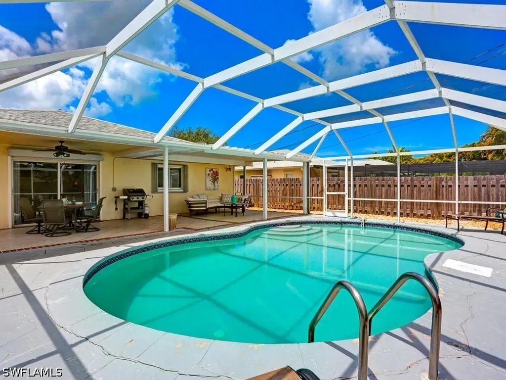 625 97th Avenue N Naples FL 34108