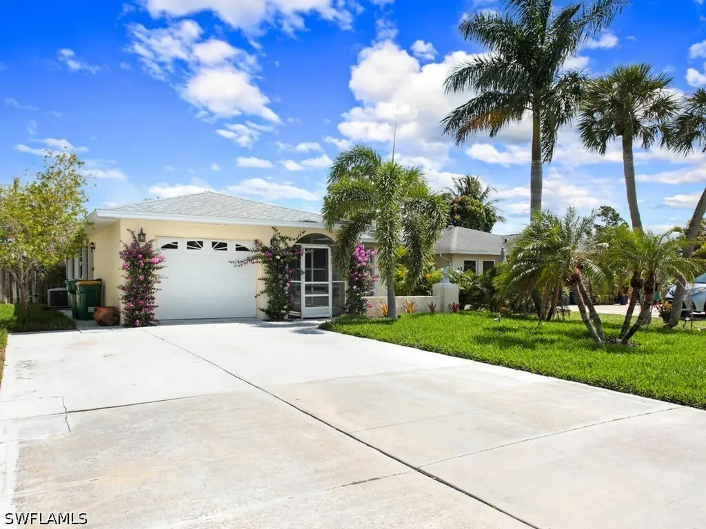 625 97th Avenue N Naples FL 34108