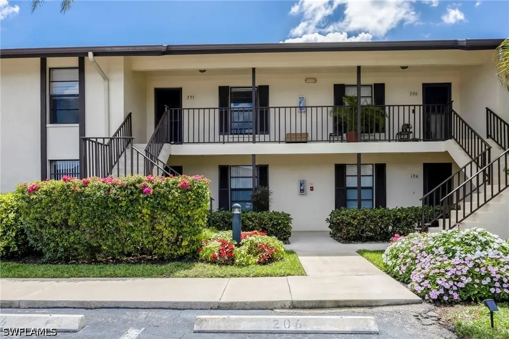 400 Misty Pines Circle Naples FL 34105