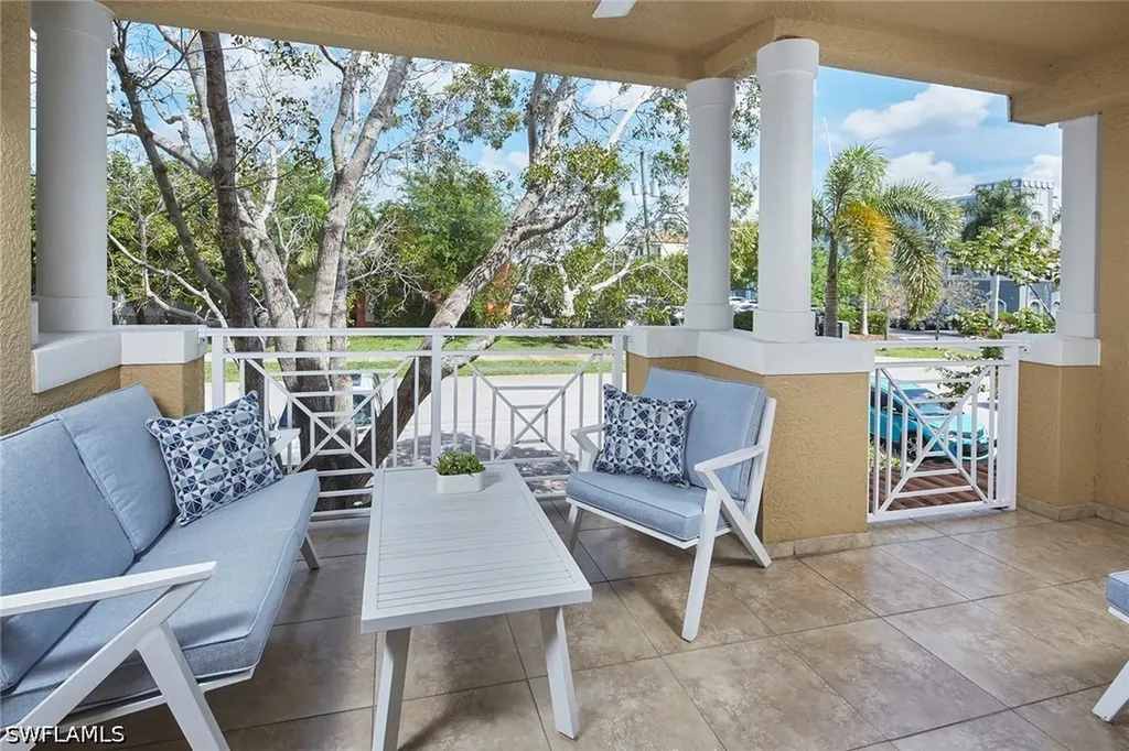 850 6th Avenue N Naples FL 34102