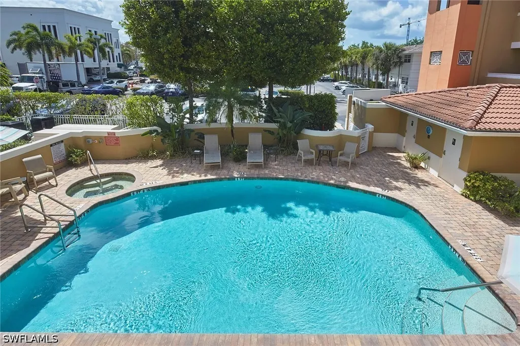 850 6th Avenue N Naples FL 34102