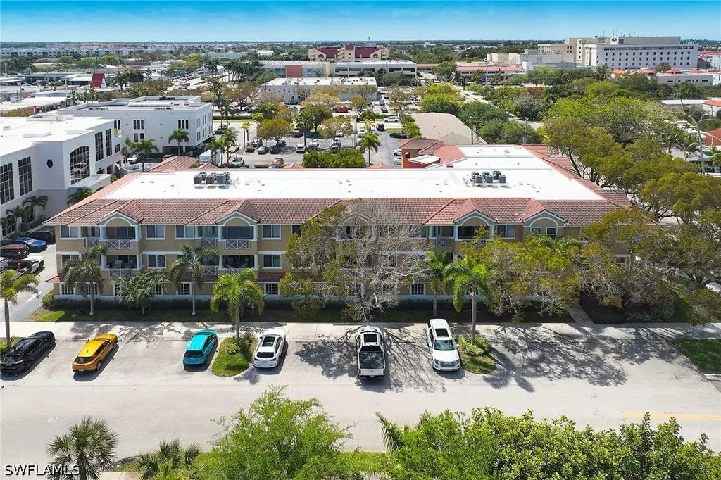 850 6th Avenue N Naples FL 34102