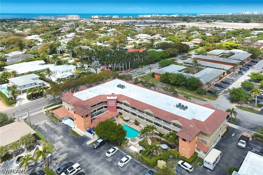 850 6th Avenue N Naples FL 34102