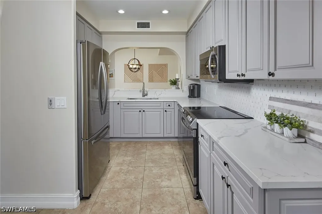 850 6th Avenue N Naples FL 34102