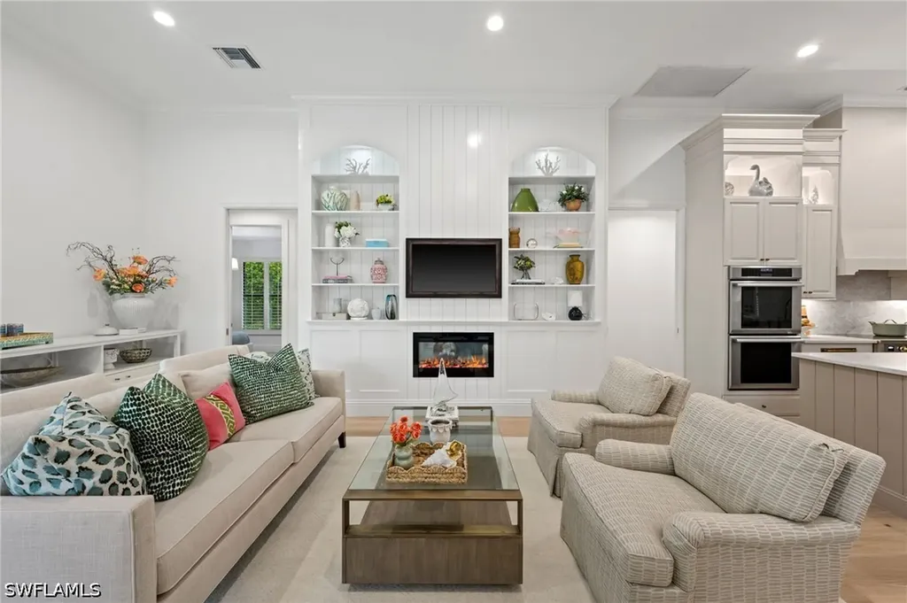 9833 Clear Lake Circle Naples FL 34109