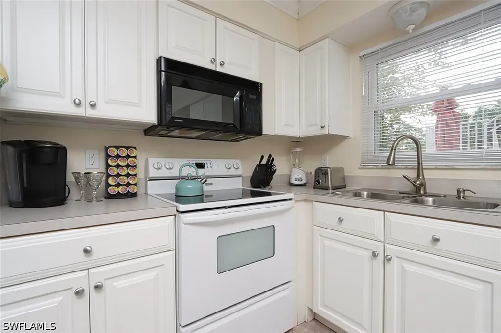 940 3rd Street S Naples FL 34102