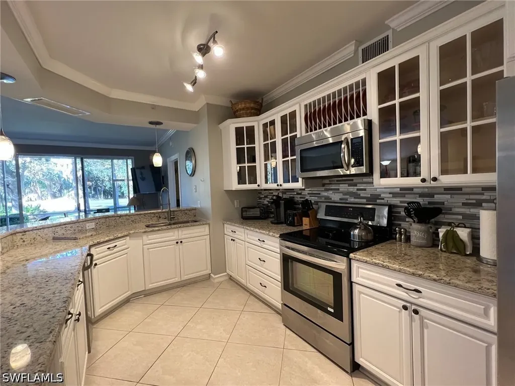 8125 Celeste Drive Naples FL 34113