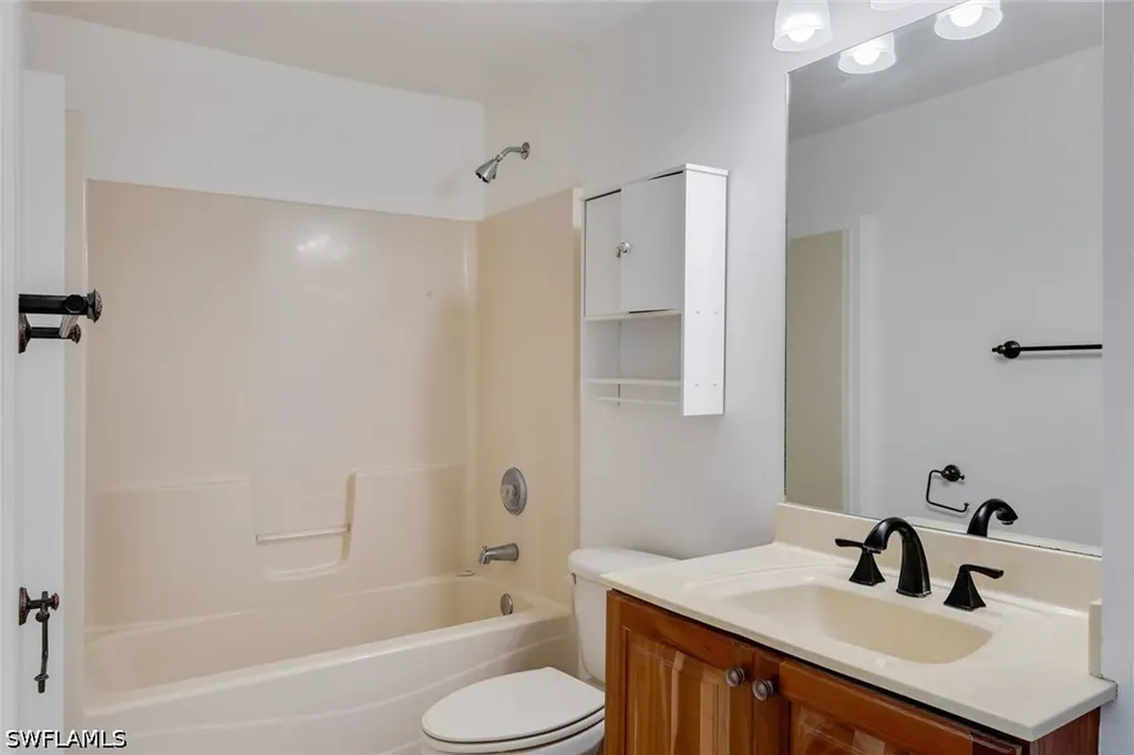 6136 Hester Avenue Fort Myers FL 33905