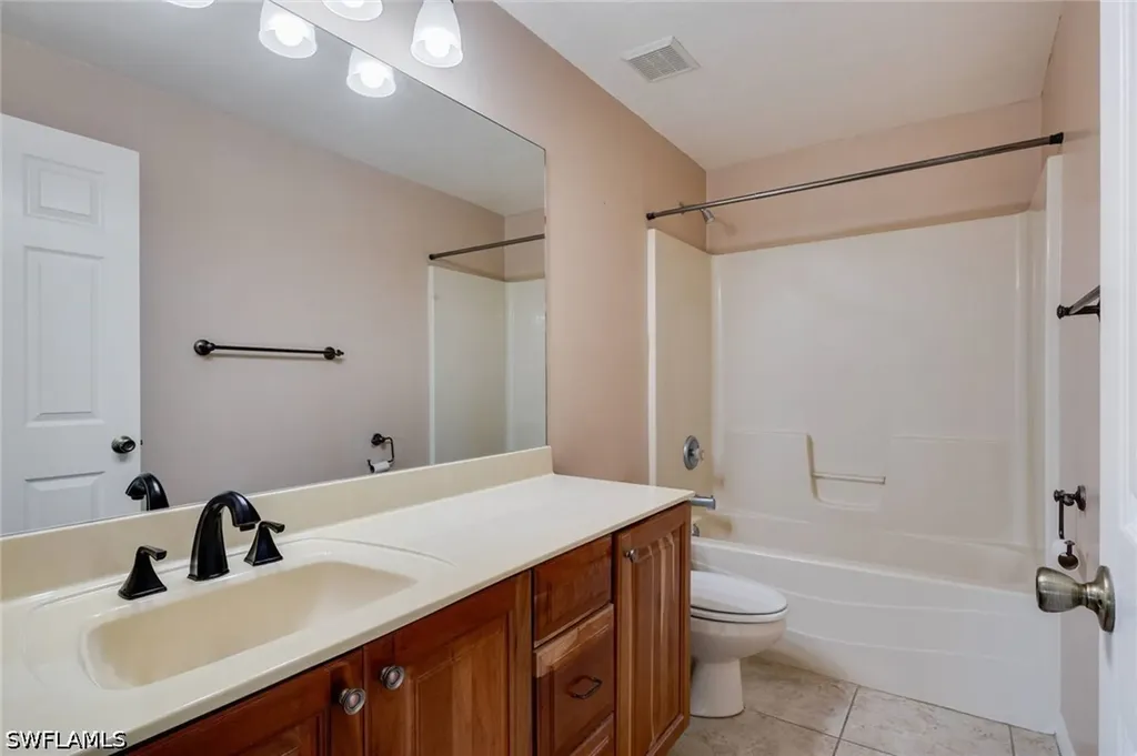 6136 Hester Avenue Fort Myers FL 33905