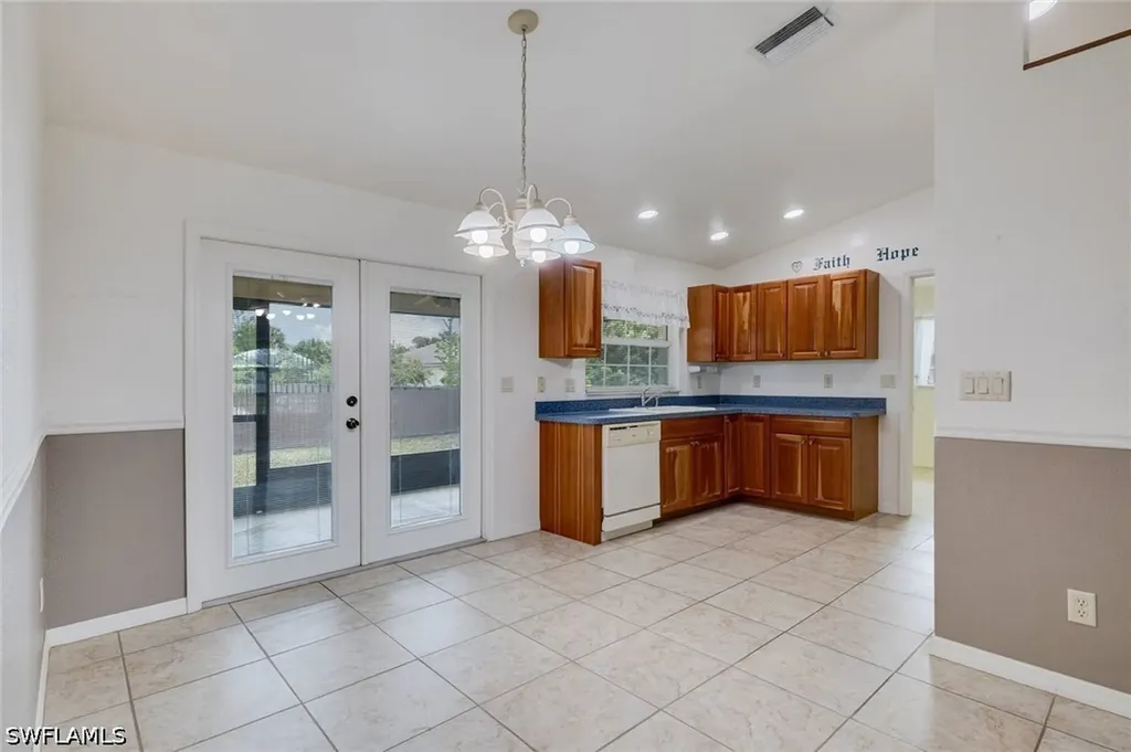 6136 Hester Avenue Fort Myers FL 33905