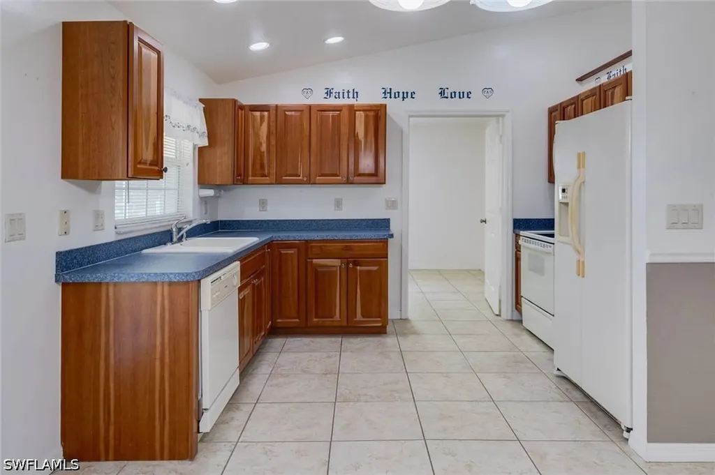 6136 Hester Avenue Fort Myers FL 33905