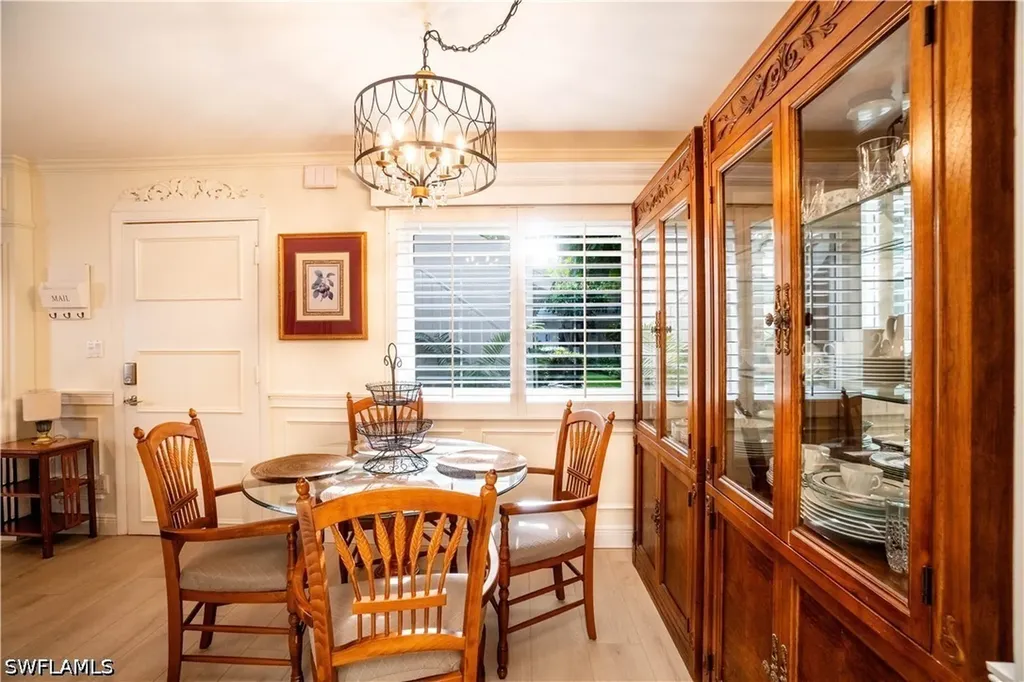 388 4th Avenue S Naples FL 34102