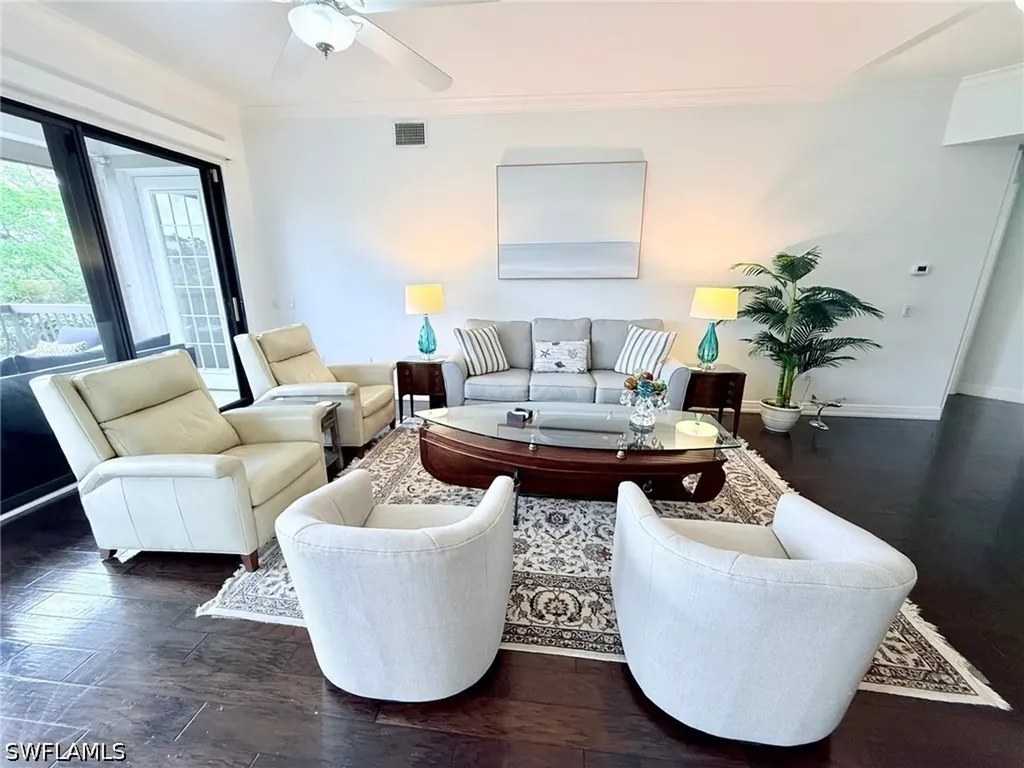705 10th Street S Naples FL 34102