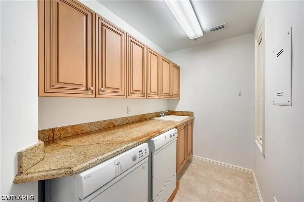 705 10th Street S Naples FL 34102