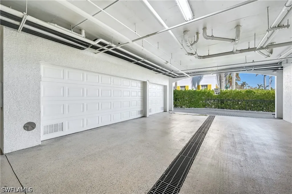 705 10th Street S Naples FL 34102