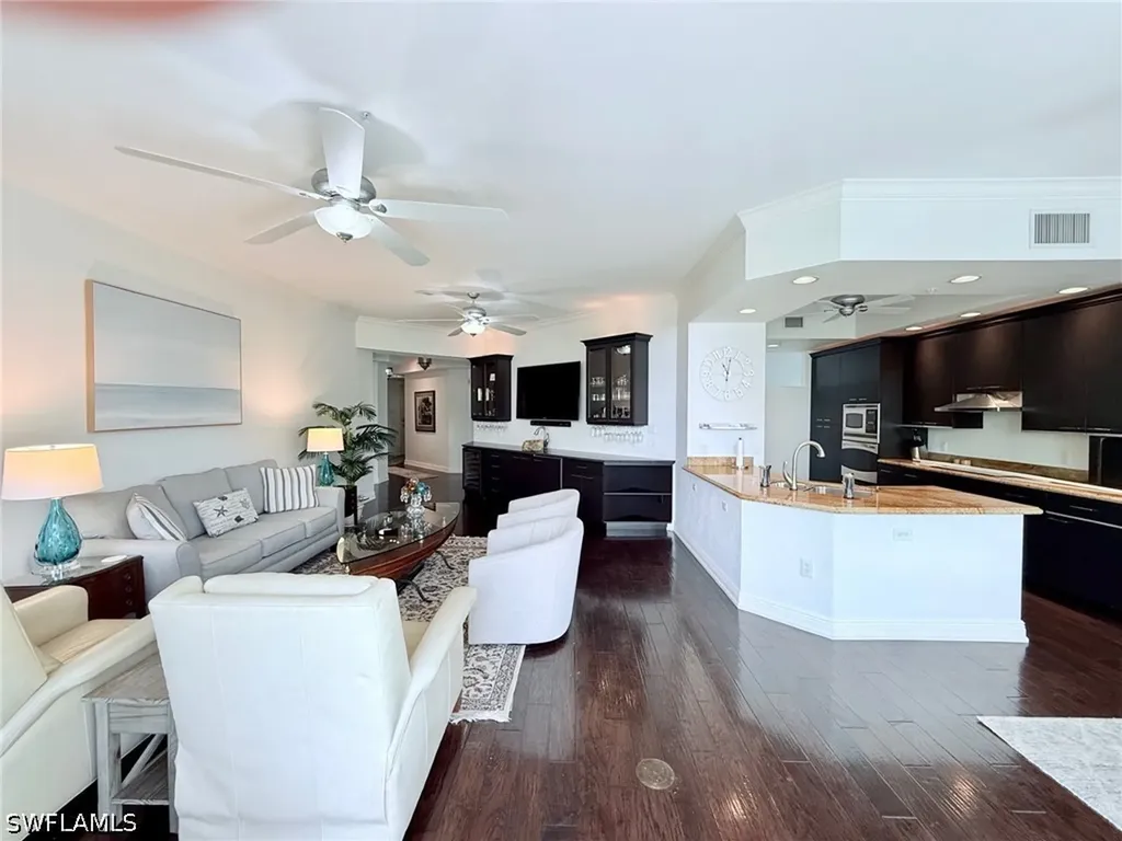 705 10th Street S Naples FL 34102