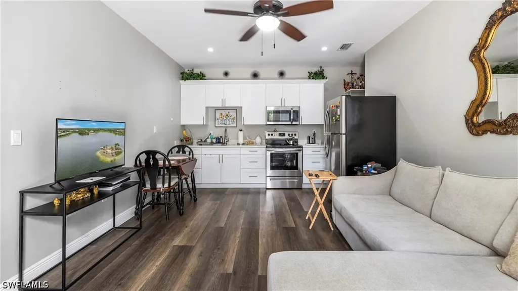 6275 Everglades Boulevard N Naples FL 34120
