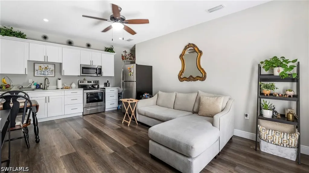 6275 Everglades Boulevard N Naples FL 34120