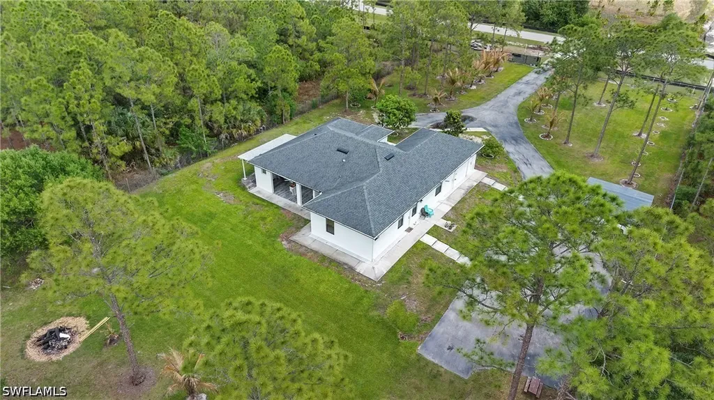 6275 Everglades Boulevard N Naples FL 34120