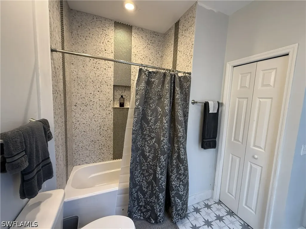 3304 Lisa Lane Naples FL 34109
