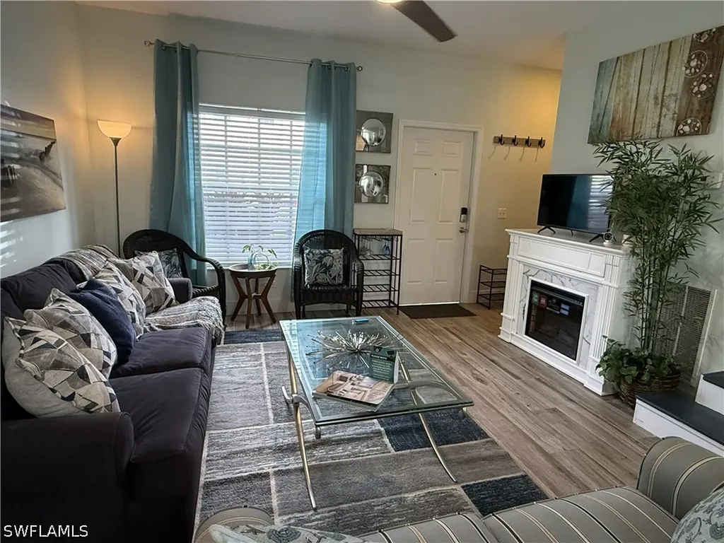 3304 Lisa Lane Naples FL 34109