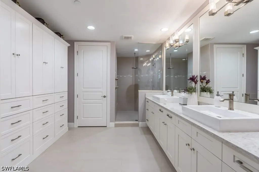 16382 Viansa Way Naples FL 34110