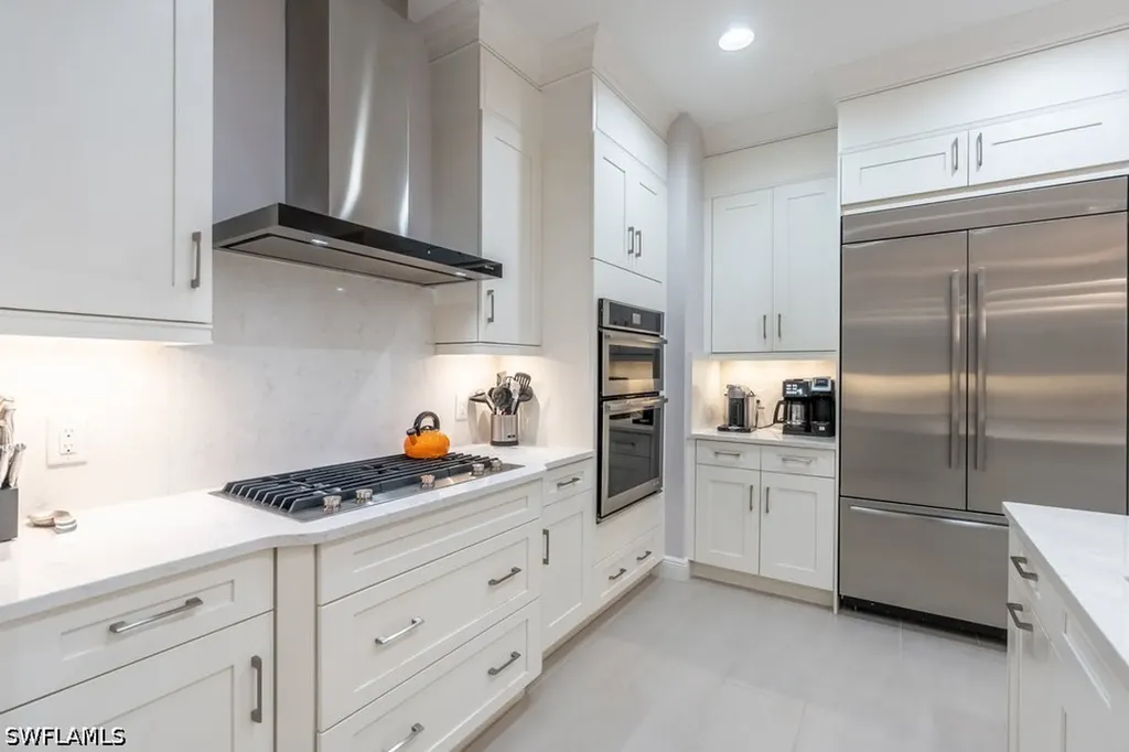 16382 Viansa Way Naples FL 34110