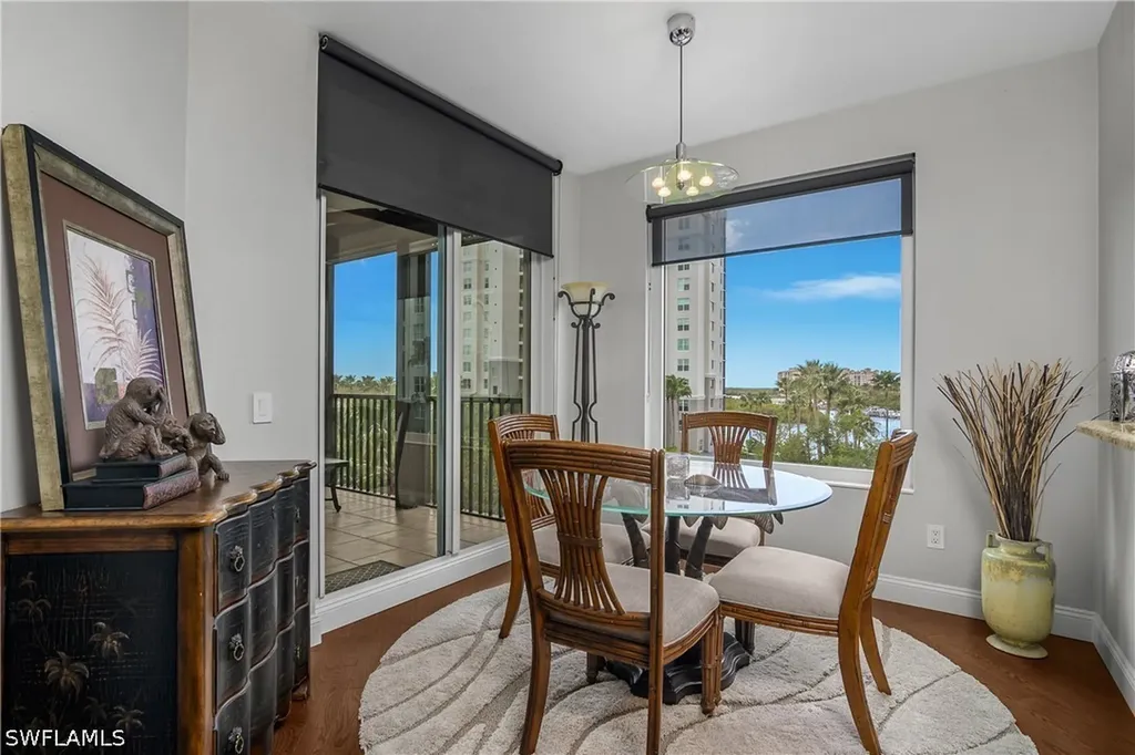 425 Cove Tower Drive Naples FL 34110