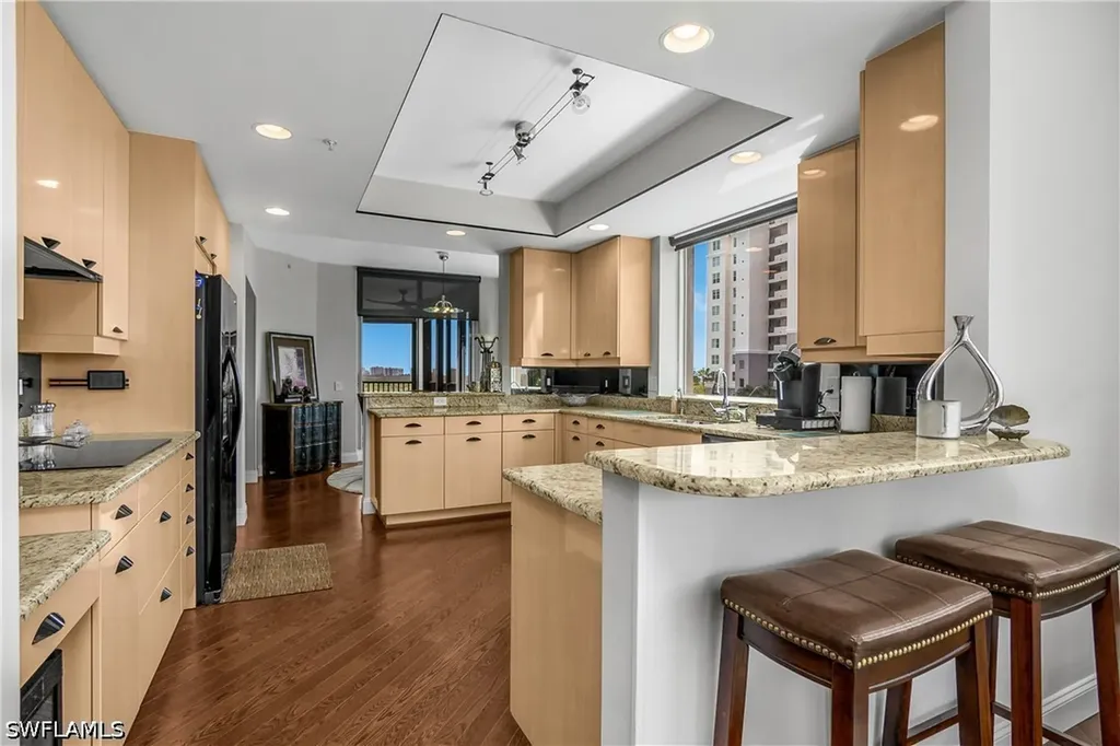 425 Cove Tower Drive Naples FL 34110