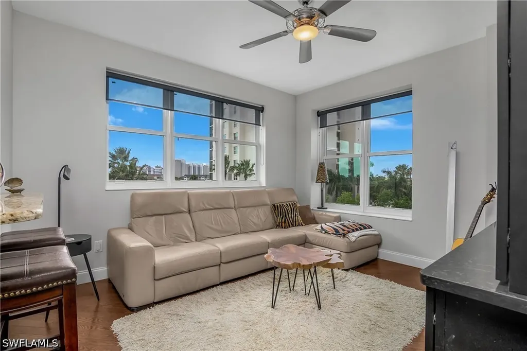 425 Cove Tower Drive Naples FL 34110