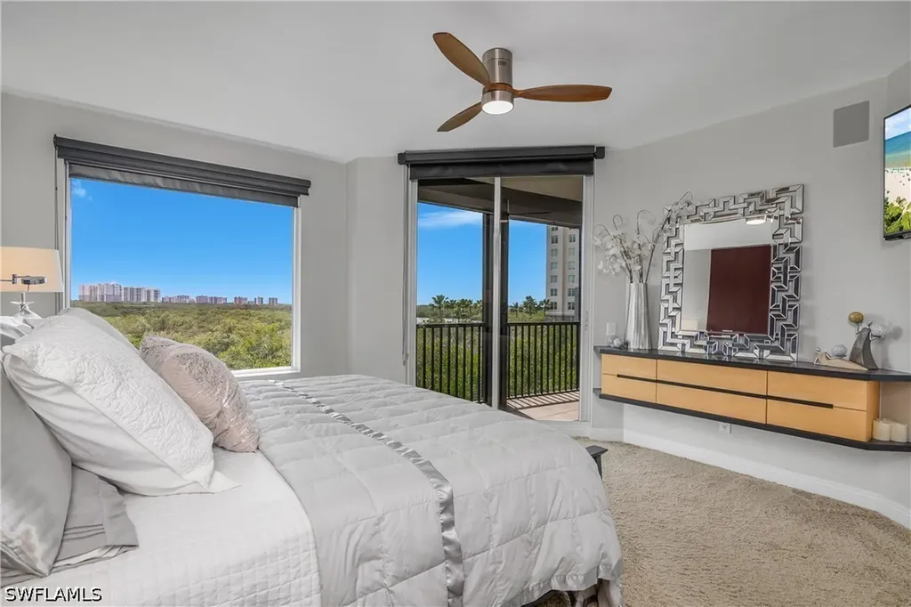 425 Cove Tower Drive Naples FL 34110