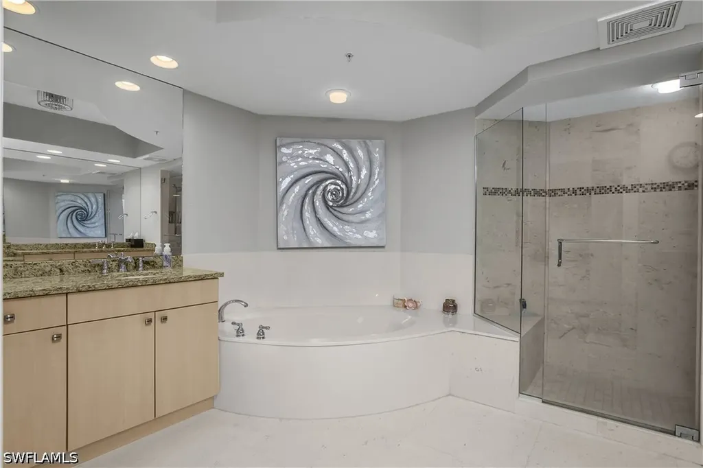 425 Cove Tower Drive Naples FL 34110