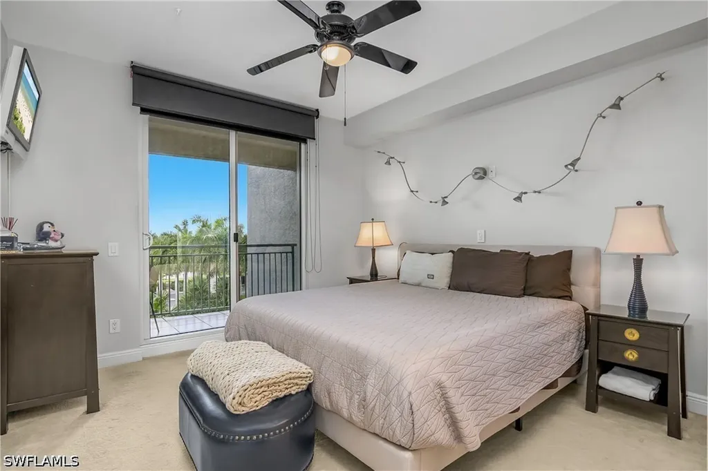 425 Cove Tower Drive Naples FL 34110
